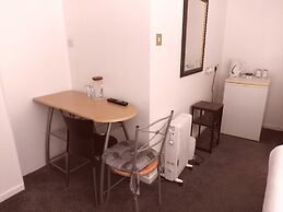 All Seasons Gatwick Guest House