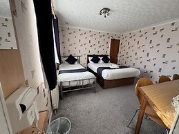 All Seasons Gatwick Guest House