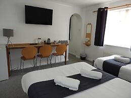 All Seasons Gatwick Guest House