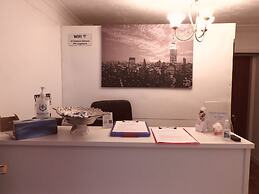 All Seasons Gatwick Guest House