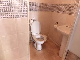 All Seasons Gatwick Guest House