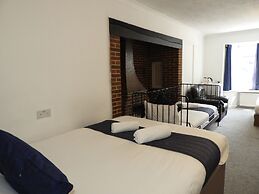 All Seasons Gatwick Guest House