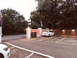 All Seasons Gatwick Guest House