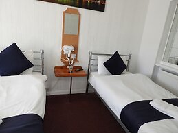 All Seasons Gatwick Guest House