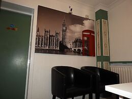 All Seasons Gatwick Guest House