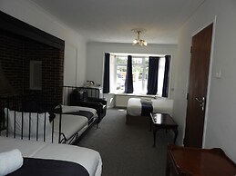 All Seasons Gatwick Guest House