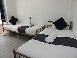 All Seasons Gatwick Guest House