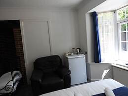 All Seasons Gatwick Guest House