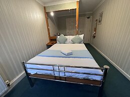 All Seasons Gatwick Guest House