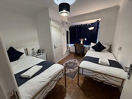 All Seasons Gatwick Guest House