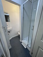 All Seasons Gatwick Guest House