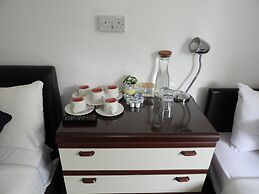 All Seasons Gatwick Guest House
