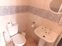 All Seasons Gatwick Guest House