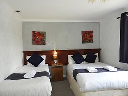All Seasons Gatwick Guest House