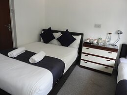 All Seasons Gatwick Guest House