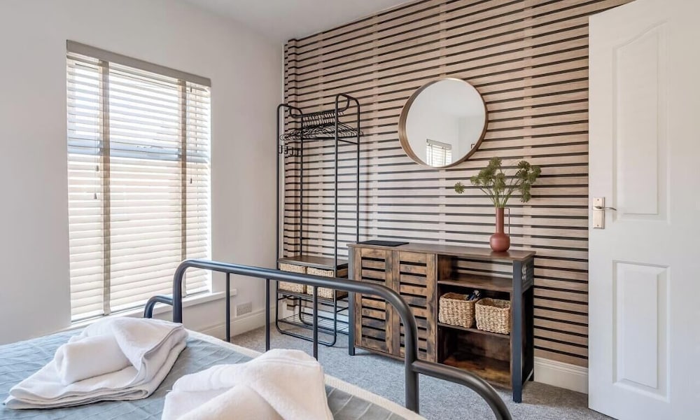 Central Belfast Apartments: Retro R&R