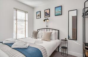 Central Belfast Apartments: Retro R&R