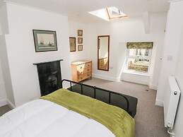 10 Westgate Hill