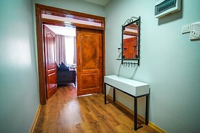 Yaghane Apartments