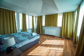 Yaghane Apartments