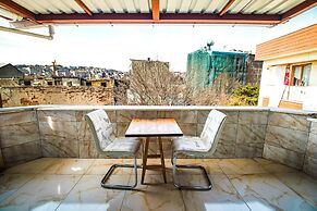 Yaghane Apartments