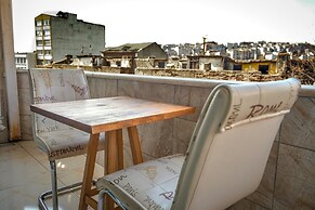 Yaghane Apartments