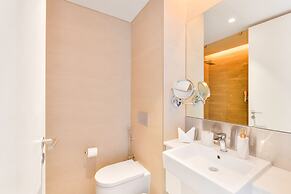 Contemporary 2 BR in Bluewaters Island