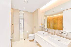 Contemporary 2 BR in Bluewaters Island