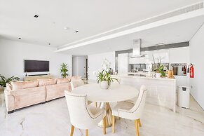 Contemporary 2 BR in Bluewaters Island