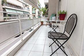 Beautiful Retro Apt in Koukaki