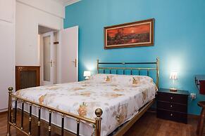 Beautiful Retro Apt in Koukaki