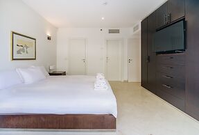 Marina Apartment by Olala Homes