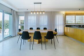 Marina Apartment by Olala Homes