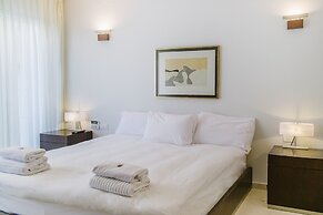 Marina Apartment by Olala Homes