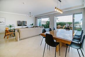 Marina Apartment by Olala Homes