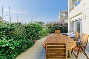 Marina Apartment by Olala Homes