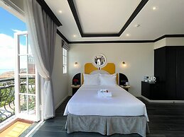 Le Bonheur Hotel