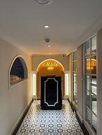 Le Bonheur Hotel