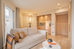 Yuna Porte Maillot - ApartHotel