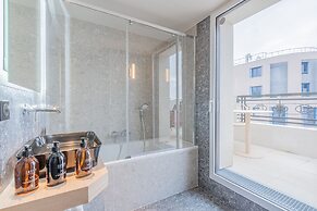 Yuna Porte Maillot - ApartHotel