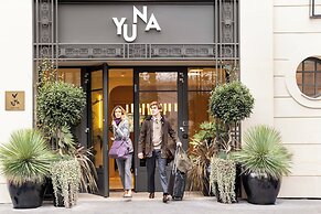 Yuna Porte Maillot - ApartHotel
