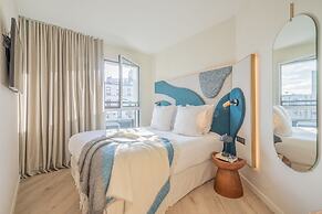 Yuna Porte Maillot - ApartHotel