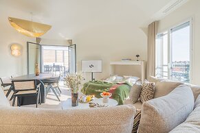 Yuna Porte Maillot - ApartHotel