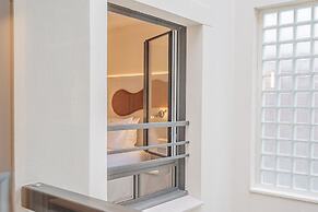 Yuna Porte Maillot - ApartHotel