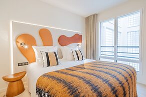 Yuna Porte Maillot - ApartHotel
