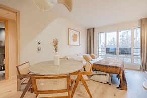 Yuna Porte Maillot - ApartHotel