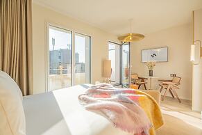 Yuna Porte Maillot - ApartHotel