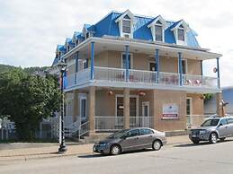 Le Voyageur Inn