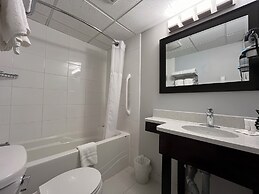 Le Voyageur Inn