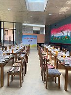 Vigolando Van Ho Resort